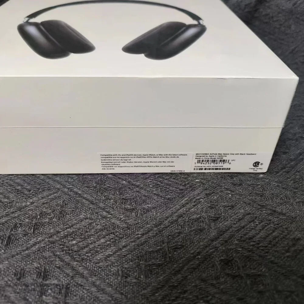 Apple AirPod Pro Max - Black with charger (original box) - Picture 4 of 4